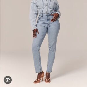 Abercrombie & Fitch Curve Love Ultra High Rise 90s Slim Straight Jean